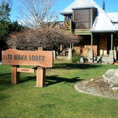 Te Waka Lodge Te Anau Zewnętrze zdjęcie