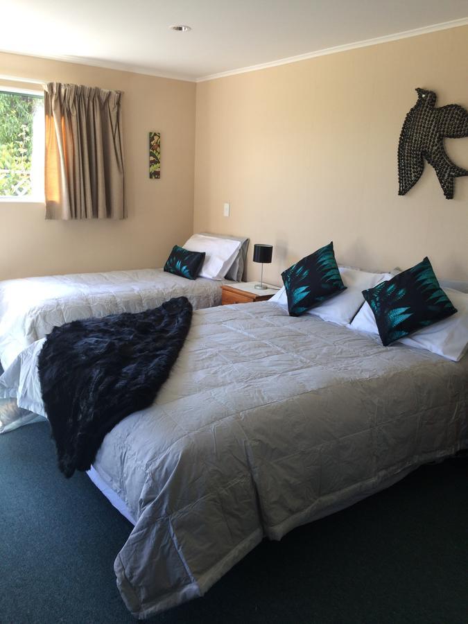 Te Waka Lodge Te Anau Zewnętrze zdjęcie