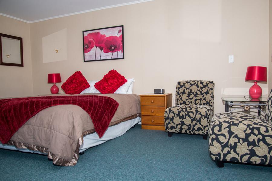Te Waka Lodge Te Anau Zewnętrze zdjęcie